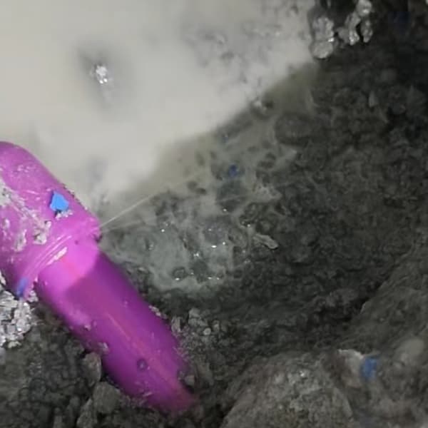 贵阳南明区太阳谷卫生间漏水精准测漏定位修前实拍